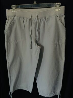 Danskin Now large12-14lightgray capris cotton,nylon,spandex4 pockets